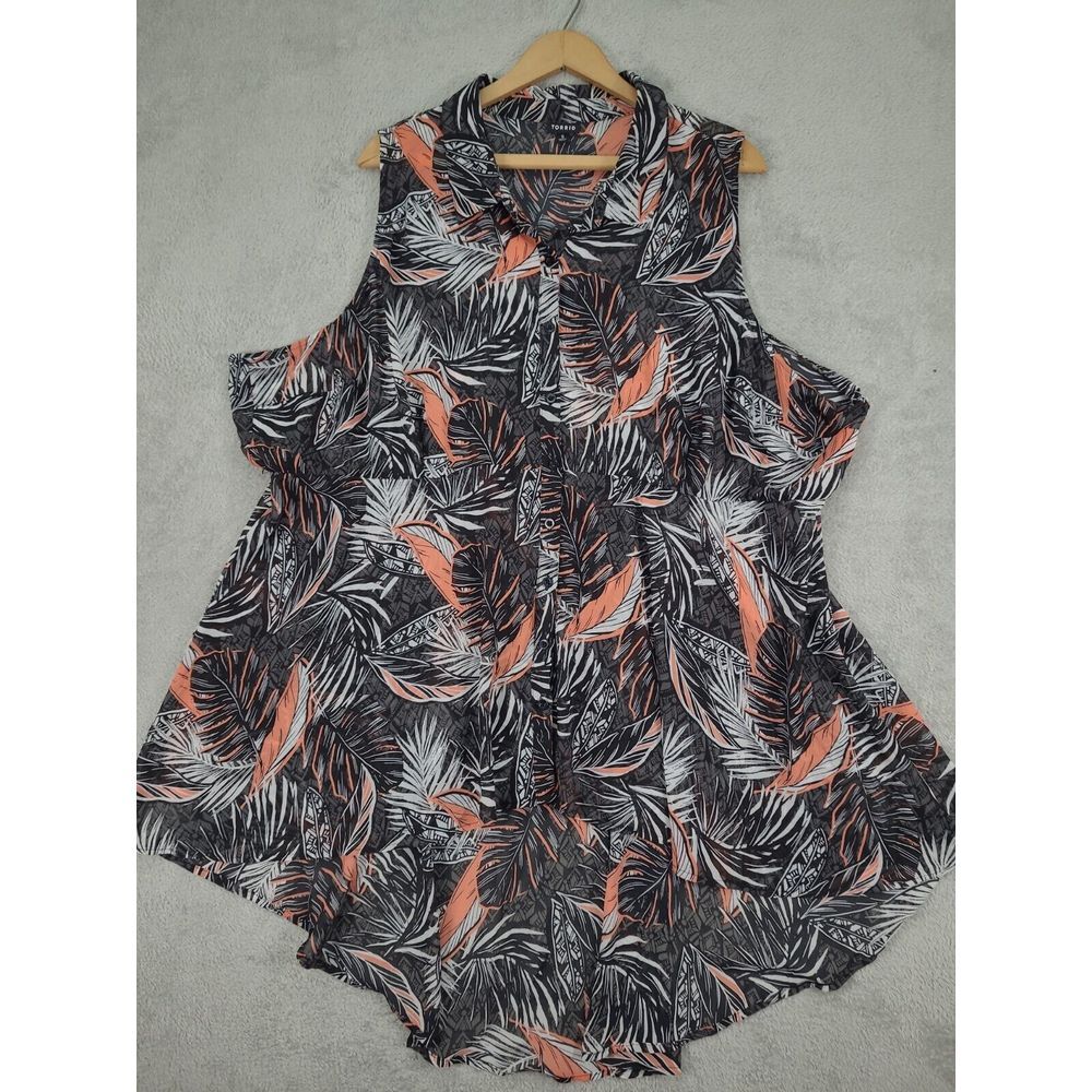 Torrid Babydoll Chiffon Button-Front Tunic Shirt. Sz 5 Features Print